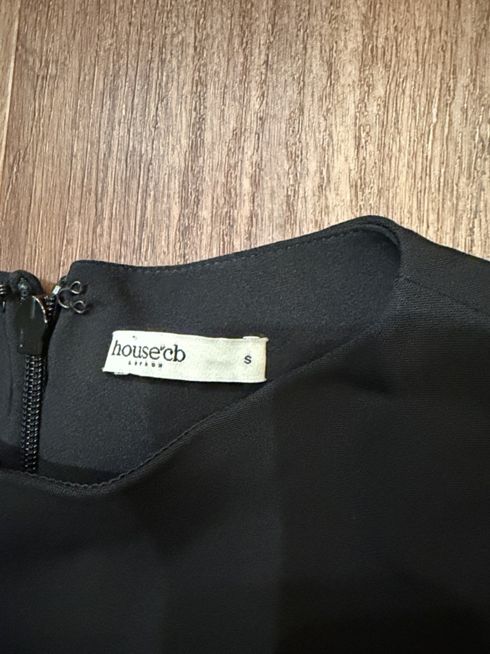 House Of Cb Athena Long Sleeve Stretch Crepe Gown - Picture 5 of 8